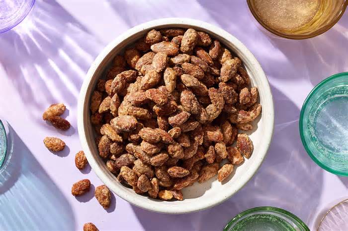 The 10 Best Nuts & Seeds Ranked by Protein, According to Dietitians