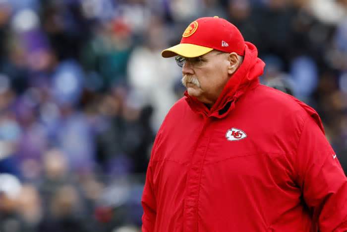 NFL Fans Slam Chiefs' Andy Reid for Failing to Challenge Refs' Questionable Ball Spot