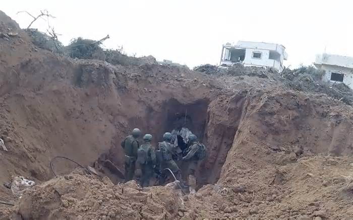 Israel uncovers a Hamas tunnel
