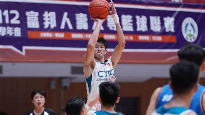 中信學院陳威宇從跳高選手轉籃球員，今對臺體大轟下28分繳出UBA代表作。（圖／大專體總提供）