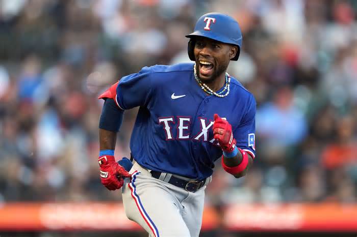 Braves trade for outfielder from Rangers