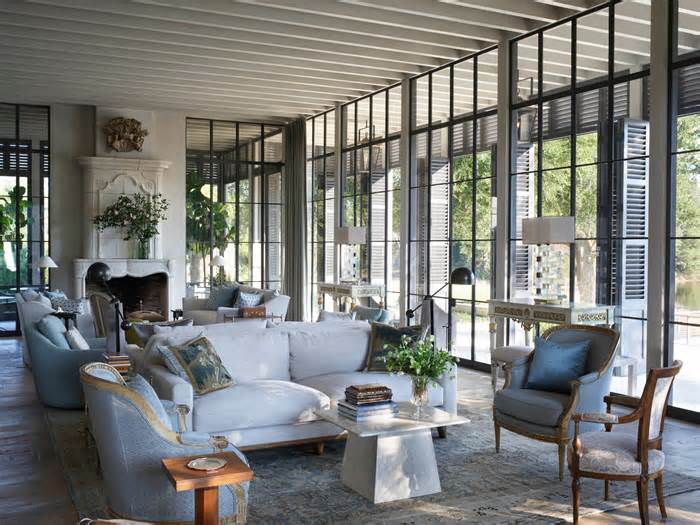This Serene Home Is Located on a Private Louisiana Lake and Looks Like a Glassy Riverboat