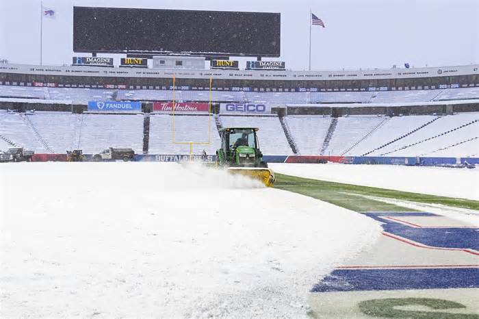 NFL makes decision on Steelers-Bills wild-card game