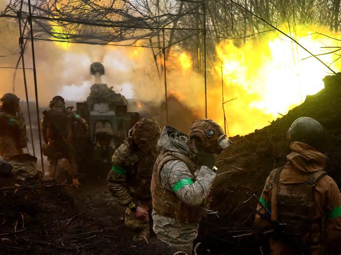 Watching Ukraine burn through ammo fighting Russia has the US Army rethinking how much it really needs for when war breaks out