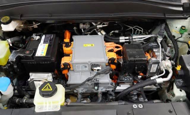 Mechanics are repairing broken EV batteries for a fraction of the cost: ‘There’s a lot of batteries in the recycle bin that could be repaired’