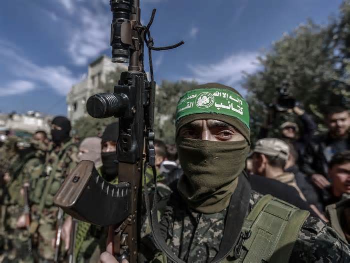 Israel drove suitcases stuffed with cash into Gaza to keep Hamas in power: NYT