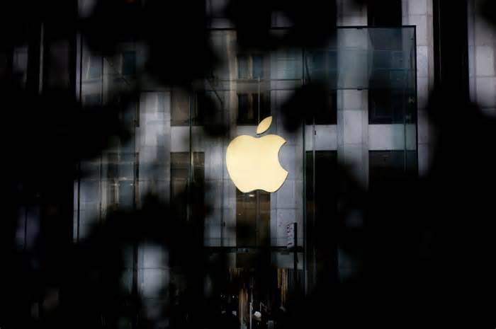 Apple Gives Employees Cutthroat Ultimatum: Move from California to Texas or be Terminated