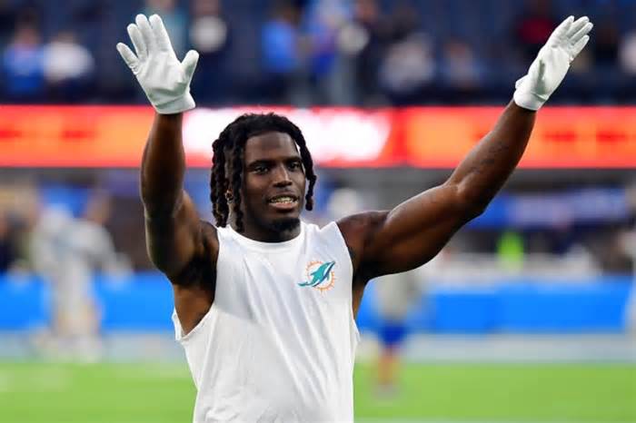 Tyreek Hill Has Five-Word Reaction To Dolphins Wide Receiver Trade