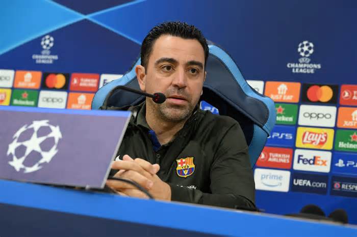 El entrenador del FC Barcelona, Xavi Hernández, durante la rueda de prensa previa al encuentro de este miércoles ante el Nápoles.