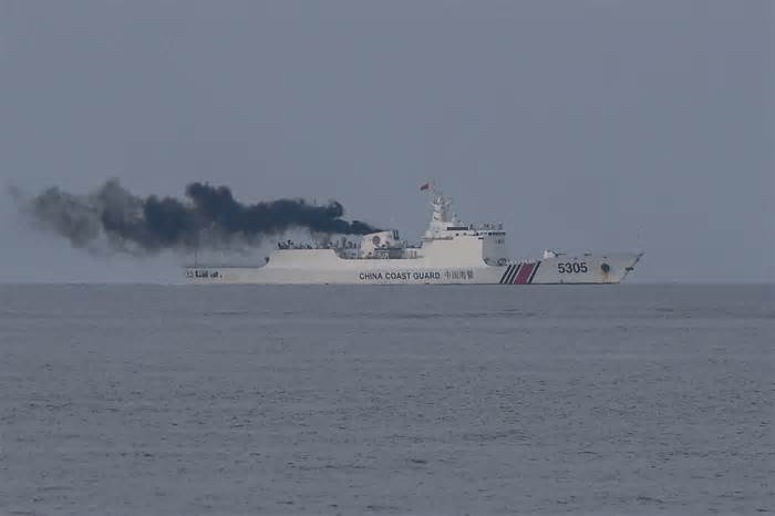 China Coast Guard Patrols Senkaku Islands