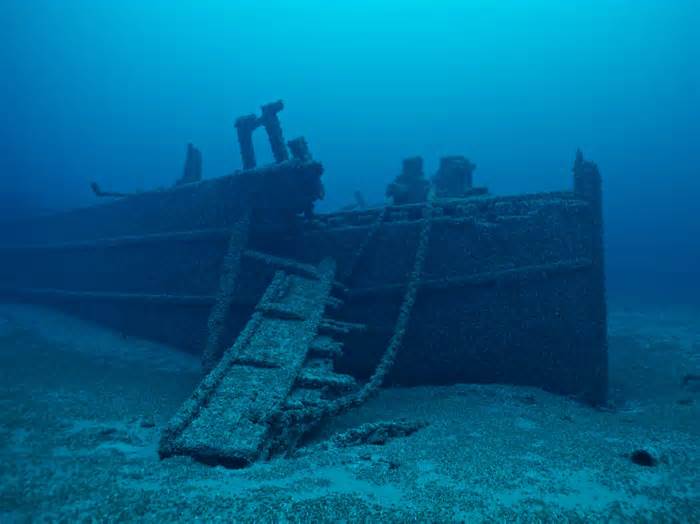 2 filmmakers with an underwater drone accidentally found a 128-year-old shipwreck at the bottom of Lake Huron