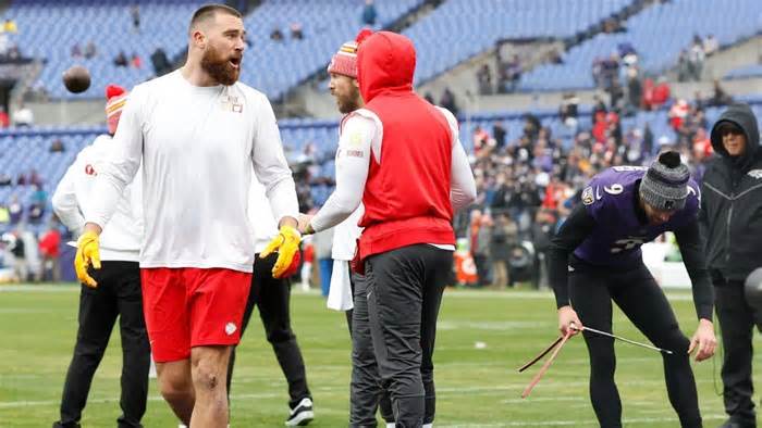 Tempers flare prior to AFC title game: Chiefs' Travis Kelce, Patrick Mahomes toss Justin Tucker's helmet, tee