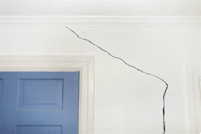 Contractor Shares How to Repair an Epic Drywall Crack