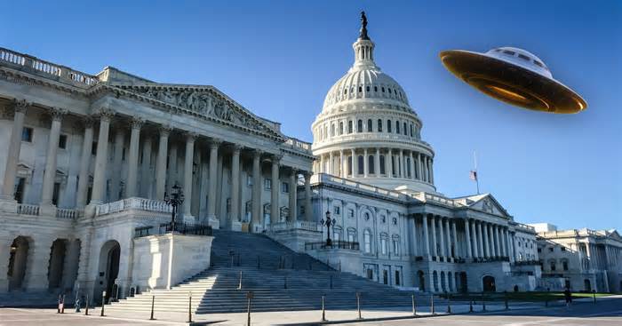 UFO over the Capitol building
