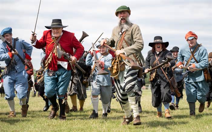 The Sealed Knot and the English Civil War Society re-enact a battle from the 17th-century conflict. Archaeologists believe they have found the 'lost' site of the Battle of Stow