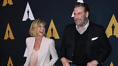 VIDÉO - Olivia Newton-John et John Travolta fêtent les 40 ans de "Grease" (et ils n'ont rien perdu de leur déhanché)