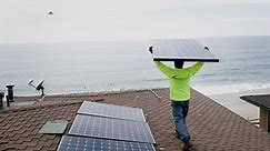U.S Solar Jobs Boom While Oil, Coal Struggle