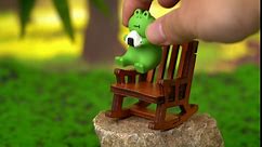Miniature Frog Frog Figure Gift Gnome Aesthetic Desk Shelf, Cute Frog Statue Figurine Theme Gifts Home Indoor Decorations for Bedroom, Novelty Frog Sculpture Gnome Aesthetic Garden Ornament