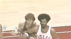 Battle of BIGMAN Artis Gilmore vs Bill Walton 1978 matchup. #Basketball #nba #70s #nbaclassic #billwalton #artisgilmore #Dantana773 #facebookreels #tiktokreels #reels #chicagobulls #portlandtrailblazers #hardwoodclassics | iam_dantana773