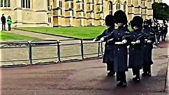 Queen’s guard poses for the picture 🙏❤️🇬🇧 #fypシ #foryoupage #specialforces #military #soldier #militaryedit