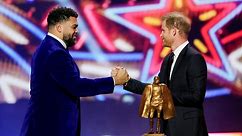 Harry presents NFL award in Las Vegas