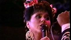 Linda Ronstadt - El Crucifijo de Piedra - Yo soy El Corrido
