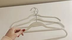The best velvety hangers for your clothing..