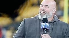 People really care about Andrew Whitworth's hoodie and blazer combo