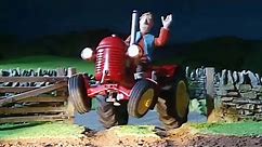 Little Red Tractor | Circles In The Corn | Full Episode | Videos For Kids