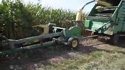 Chopping Corn Silage for Feed, JD 3950 Pull Type Chopper
