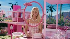 Crítica | "Barbie" transmite un mensaje feminista adornado con todos los accesorios adecuados