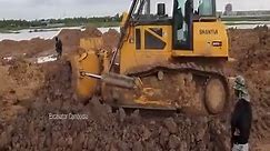 Heavy Duty Dump Truck Completely Failed at His Workplace
