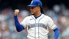 Luis Castillo, Mariners agree to 5-year extension