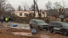 Deadly storms hit USA causing tornadoes and flooding
