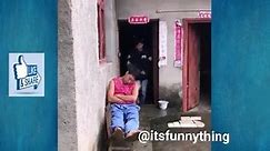 Funny Chinese moment's try not to laugh 😂