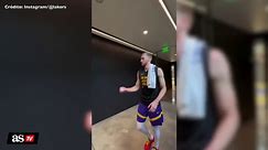 Lakers players do the viral Kobe trend
