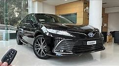 Toyota Camry 2.5 Hybrid Price & Features ❤️ Best Luxury Sedan !!
