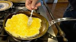 How's your French omelette game? De Buyer PRO Carbon Steel Omelette Pan Review & Cooking Feature