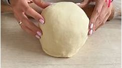 Clever dough-kneading technique. #FabiosaLifehacks, #Fabiosa, #Lifehacks, #cooking, #dough | Fabiosa Life Stories