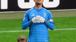Ronaldo play as Goalkeeper and Goal for Juventus 😨