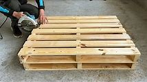 DIY Pallet Projects for Living Room: TV Stand, Coffee Table and More