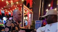 Afgelopen zaterdag even paar goochel trucjes in de Play-inn utrecht met "Braboneger" Steven Brunswijk voordat hij voor sluit wegging - was weer ff gezellig!!! #dacostaentertainment #magic #magicshow #cocktails #goochelaar #goochelen #cocktail #cocktailcatering | Dacosta-entertainment Richard Da Costa