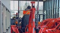 KUBOTA B2601#hartingtonequipment #kubota #bseries #equipment #tractor #kubota_tractor #showroom #dealership #mondayvibes | Hartington Equipment