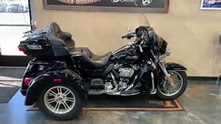 2018 Harley-Davidson Tri Glide in Vivid Black-FLHTCUTG