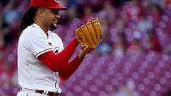 Seattle Mariners trade for 2x All-Star Luis Castillo from Cincinnati Reds