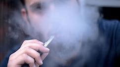 Federal gov't bans sale of e-cigarettes to 18 and under