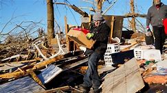 Tornados nos EUA: Kentucky vive 'trauma indescritível' enquanto tenta resgatar sobreviventes em cidades destruídas