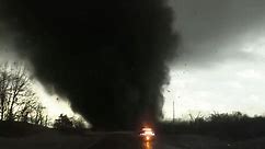 Storm chasers capture Iowa tornado touching down on livestream