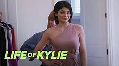 Kylie Jenner Tries on Prom Dresses on "Life of Kylie" | E!