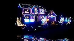 ‘Deck the Halls’ gets new meaning as engineer turns home into Christmas light show - Madly Odd!